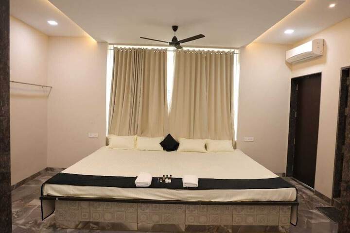Room 7 of 23