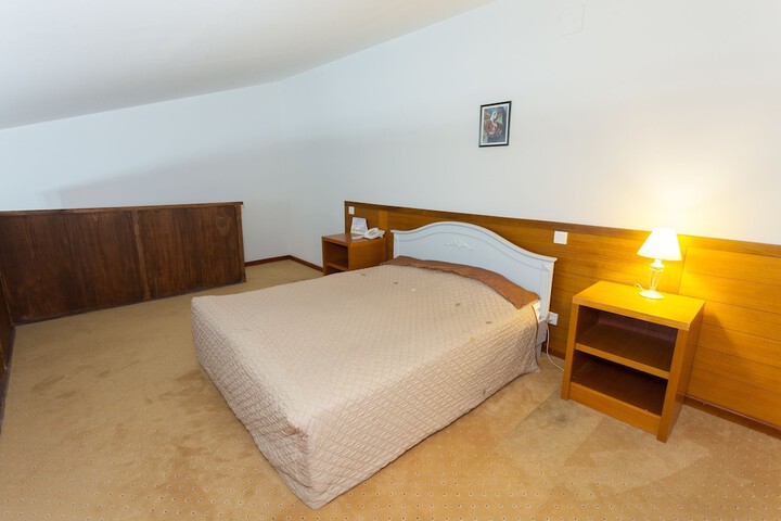 Room 4 of 70