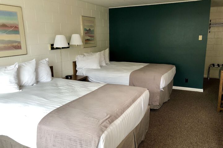 Four Winds Motel