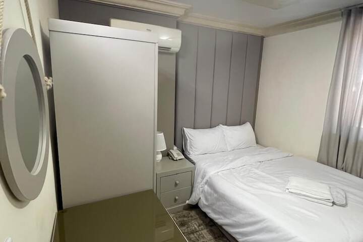 Room 34 of 48