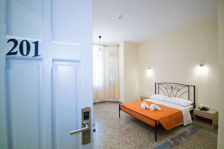 Room 15 of 44
