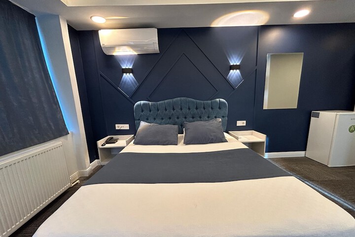 Room 16 of 32