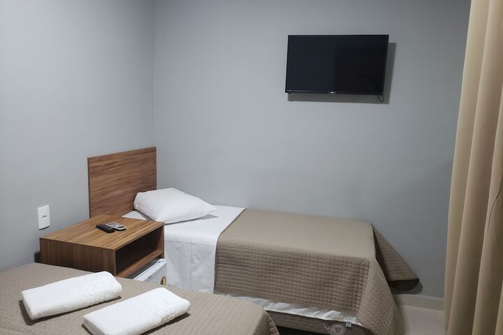 Room 14 of 33
