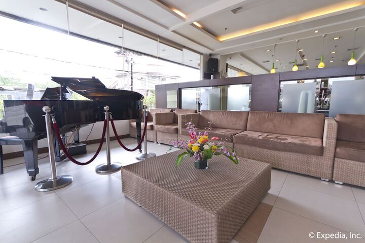 Guest Lobby