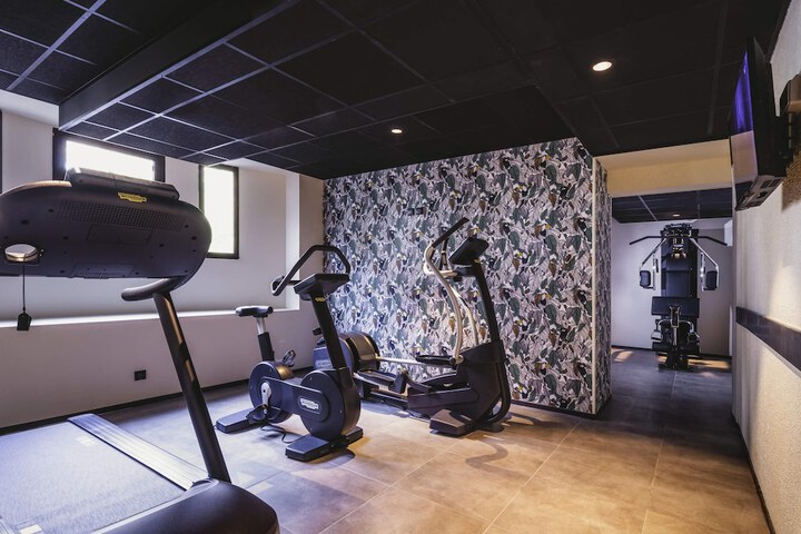 Room 4 of 36