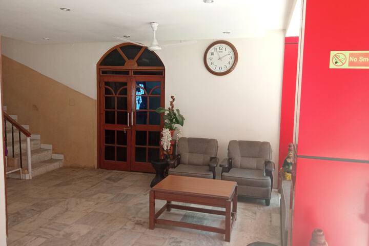 Room 4 of 28