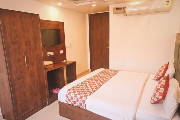 Room 14 of 26