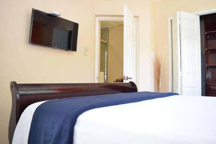 Room 2 of 17