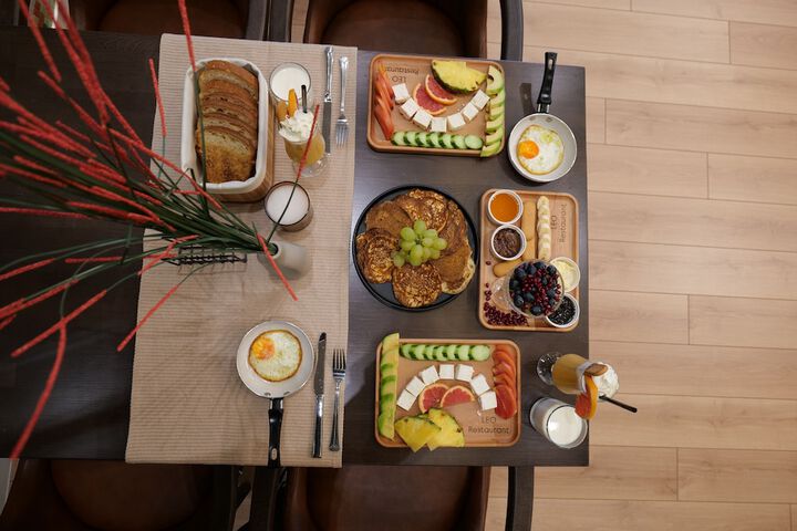 Breakfast/Coffee Service 120 of 135