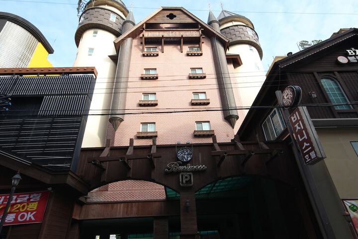 Hotel 81 of 82