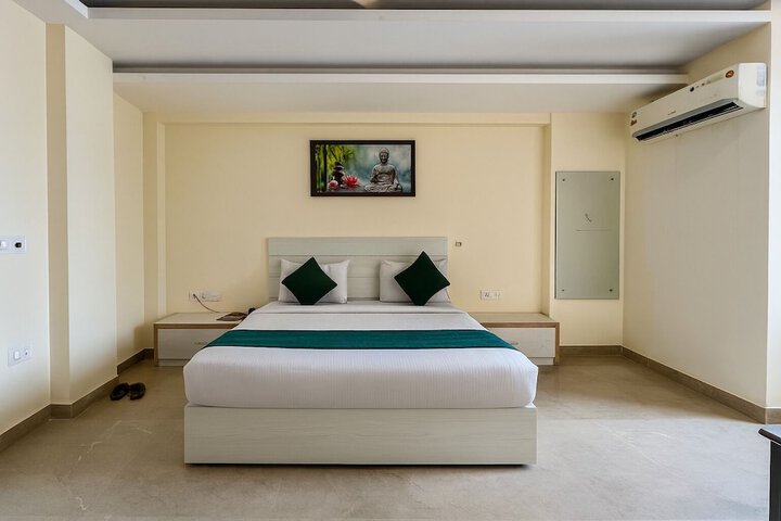 Room 23 of 66