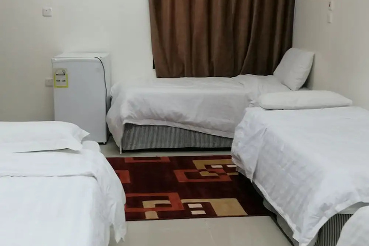 Room 4 of 10