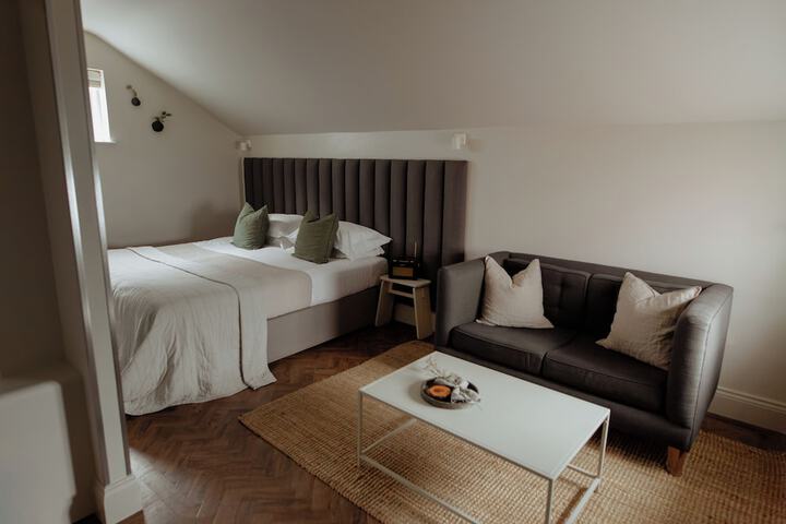 Room 10 of 36