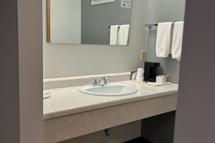 Room 12 of 16