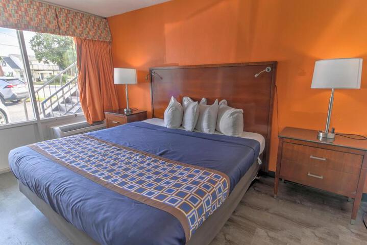 Renovated Standard King Bed (15 of 15)