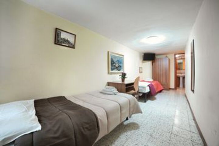 Room 52 of 72