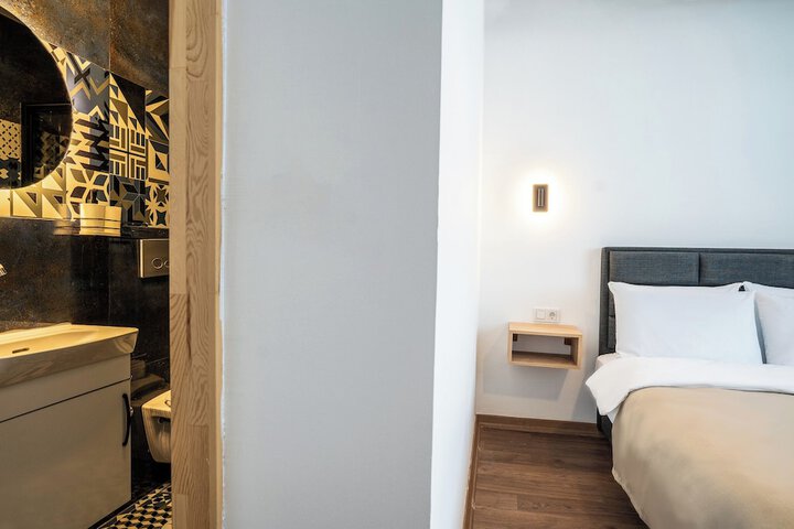 Room 8 of 57