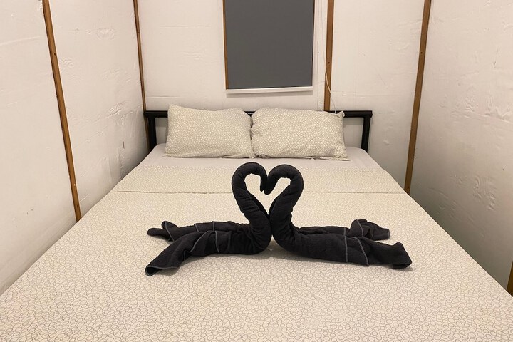Room 7 of 84
