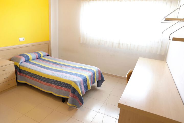 Room 9 of 34