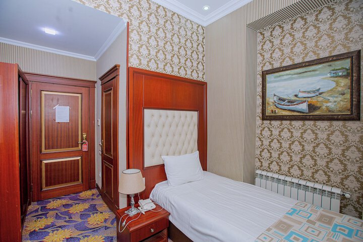Room 4 of 46