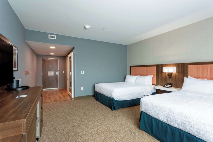 Room 8 of 33