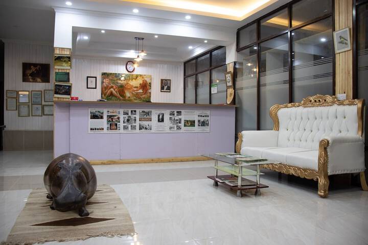 Hotel Interior 4 of 115