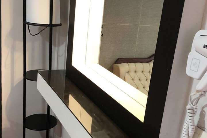 Room 2 of 11