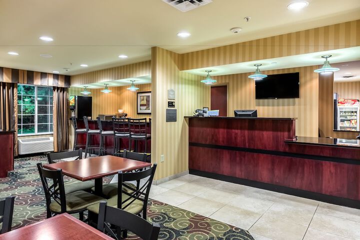 Hotel Interior 4 of 32