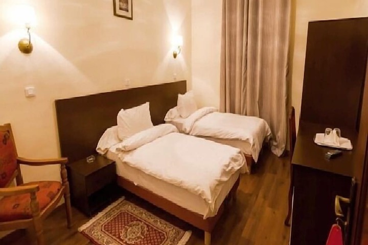 Room 4 of 35
