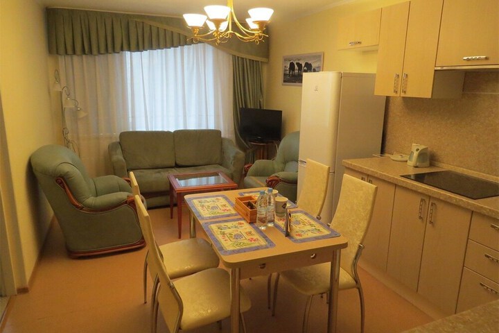 Room 5 of 38