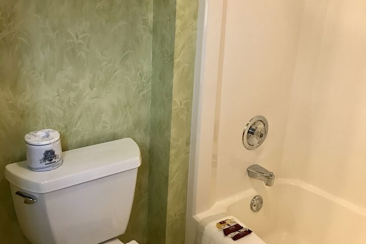 Room 33 of 67