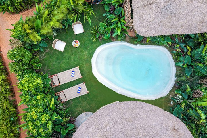 Pool 24 of 30