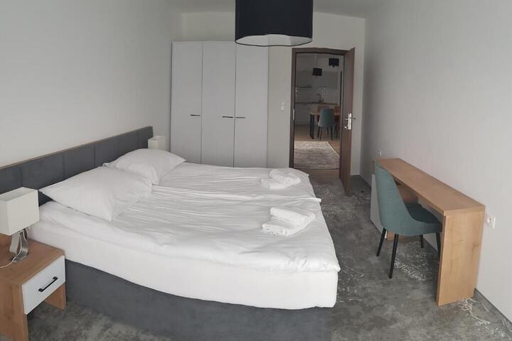 Room 35 of 73