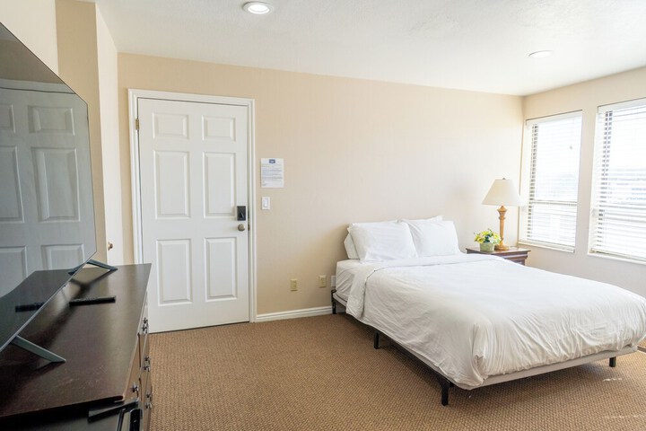 Room 52 of 113