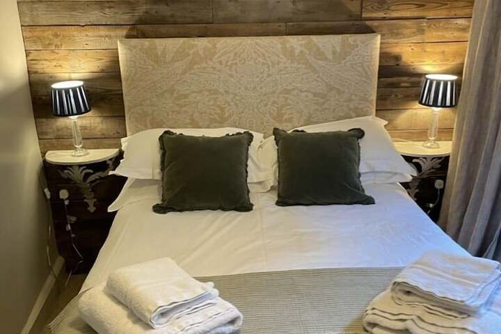 Room 15 of 48