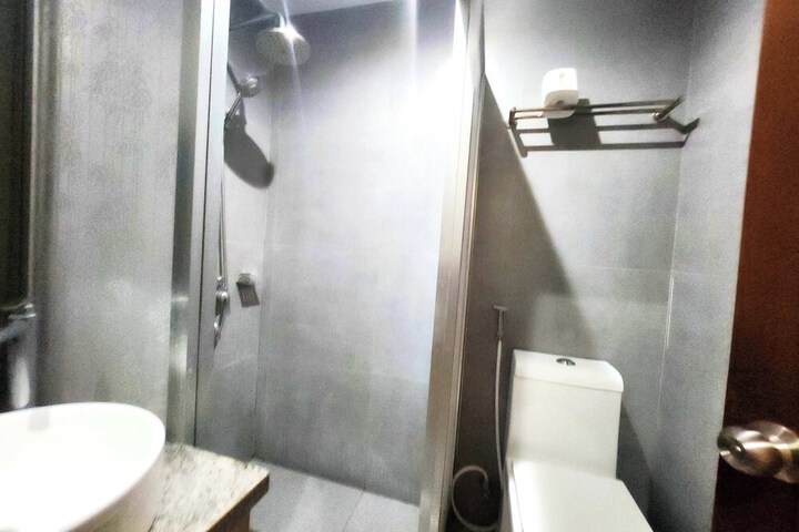 Room 30 of 43