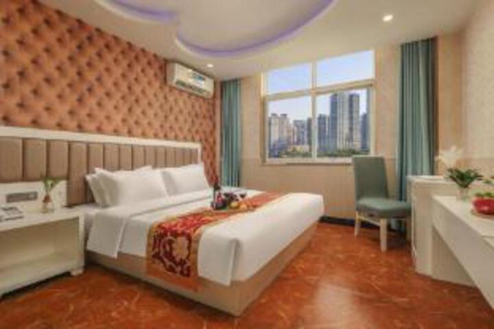Room 9 of 10