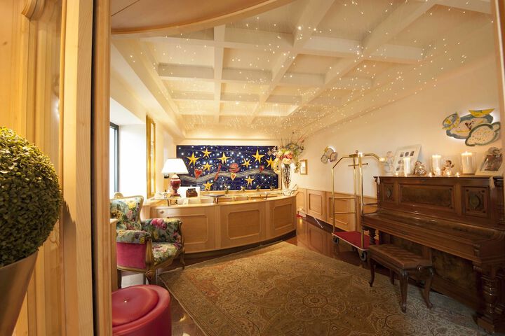 Hotel Interior 9 of 84