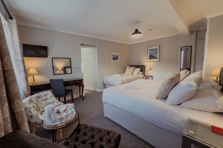 Room 4 of 27