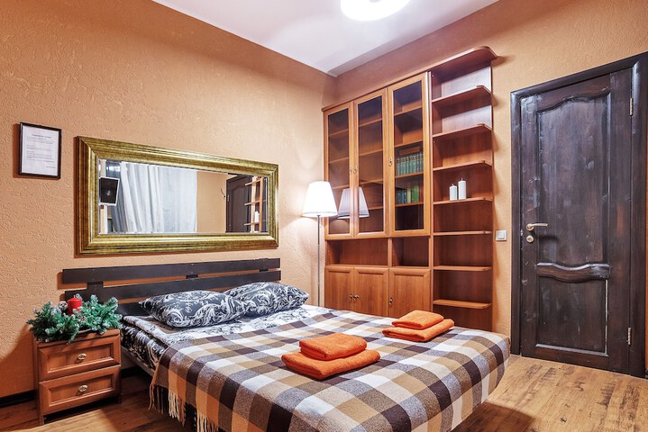 Room 8 of 35