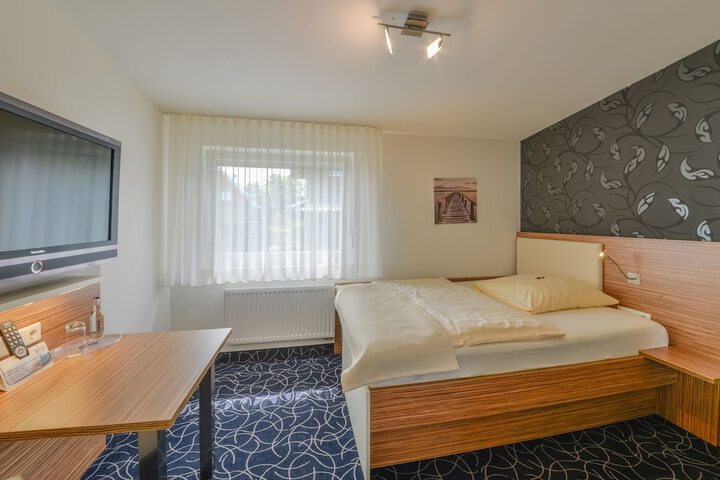 Room 6 of 52