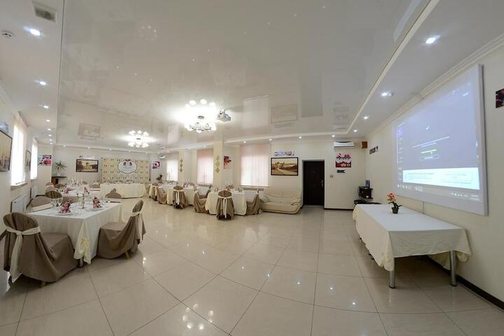 Ballroom/Hall 50 of 55