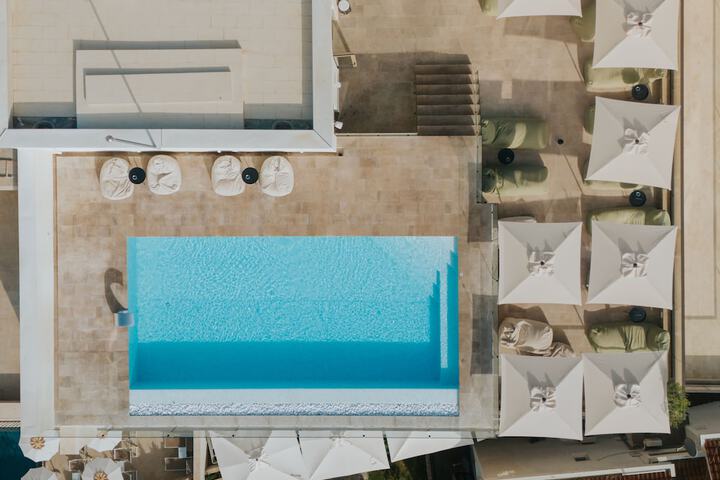 Pool 25 of 38