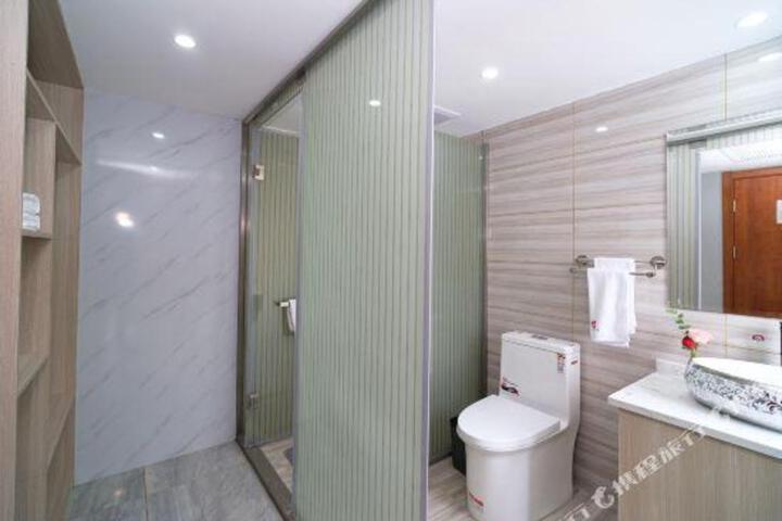 Light Stay Yuexiang Hotel (Shanghai Fengjing Ancient Town)