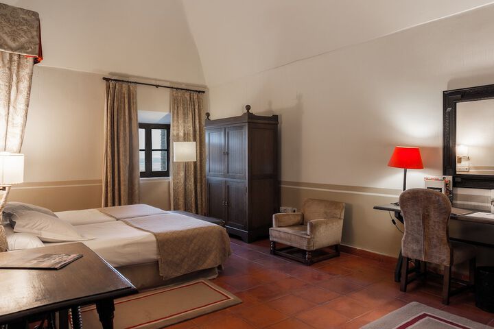 Room 25 of 65