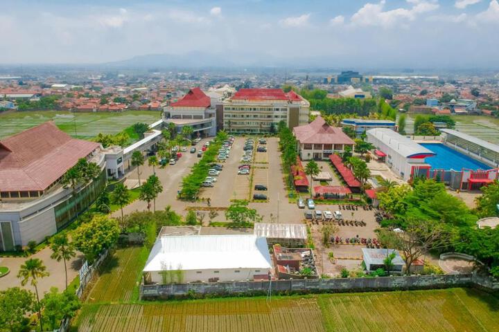 Sutanraja Hotel & Convention Centre