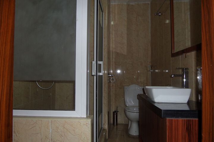 Room 9 of 26