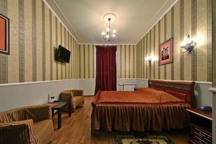 Room 17 of 61