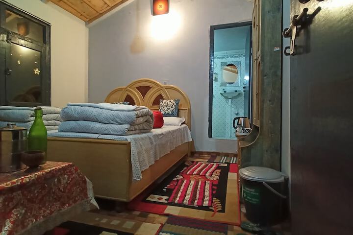 Room 12 of 43