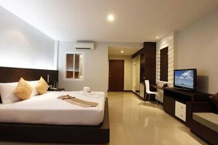 Room 14 of 32